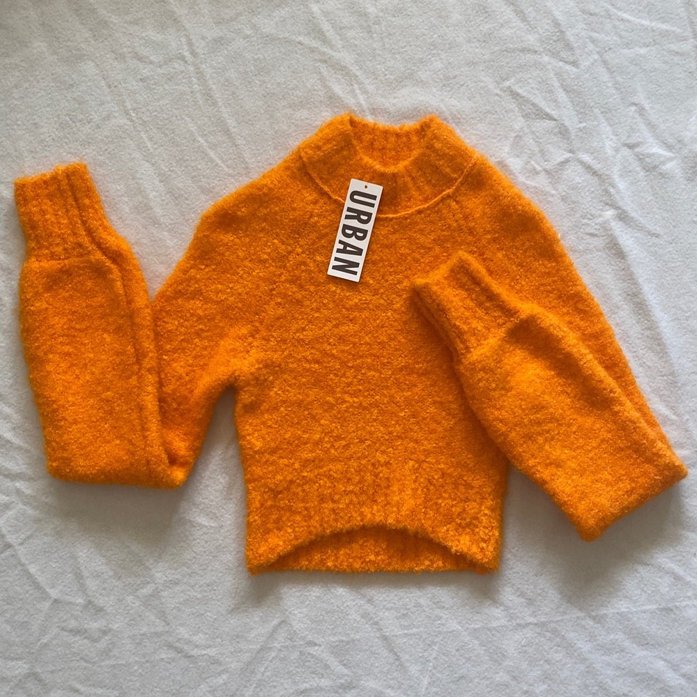 Urban Outfitters Orange Knit Cropped Longsleeve Sweater - Picture 1 of 4
